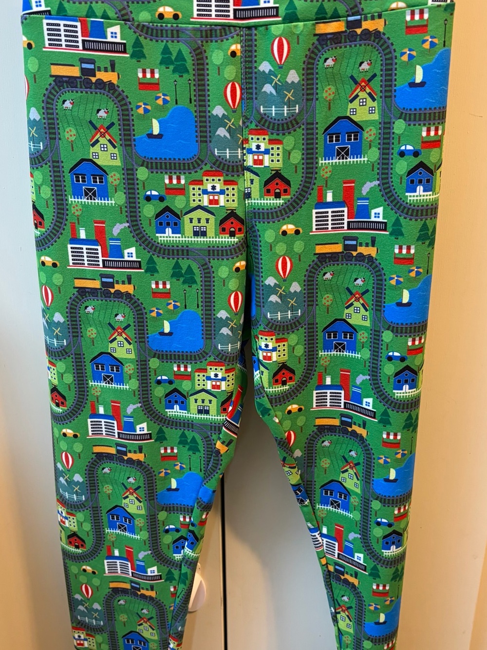 Woman’s Busy Town Leggings